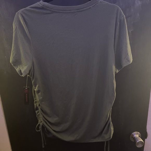 no boundaries olive green cinched sides top - Picture 4 of 5